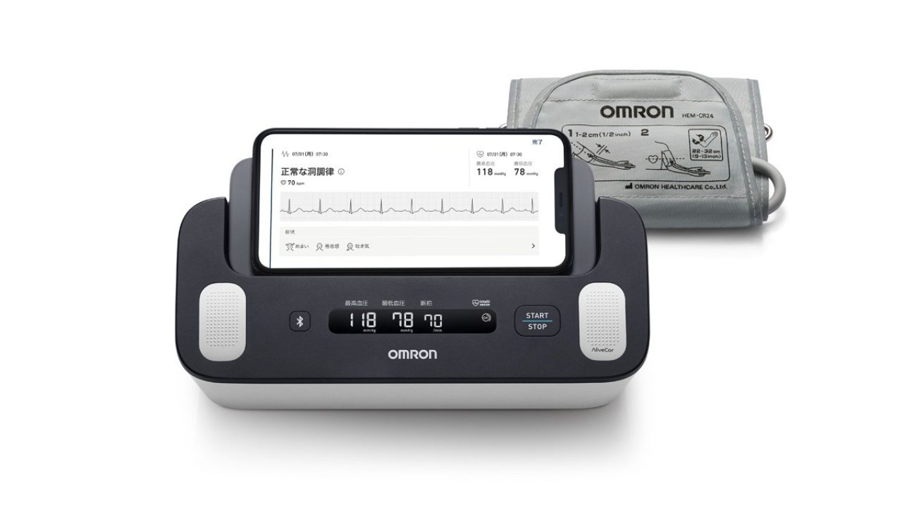 日本初の心電計付き上腕式血圧計を発売、調剤薬局らとの予防啓発事業も